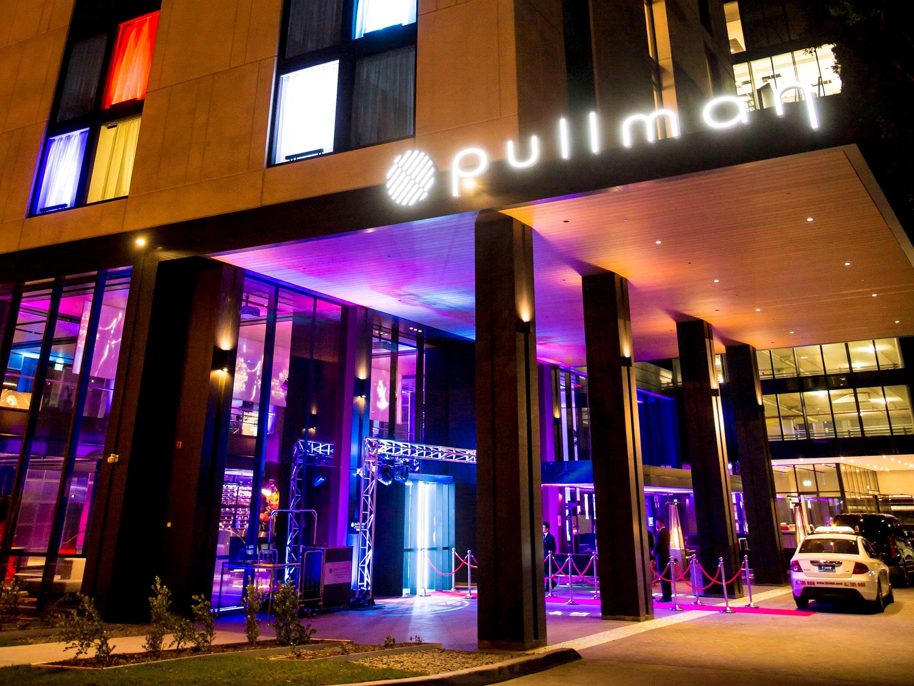 Отель Pullman Sydney Airport Экстерьер фото